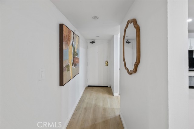 1940 N Highland Avenue, Los Angeles CA: https://media.crmls.org/medias/138e67ff-4bb3-4487-8888-14ca337d3e39.jpg