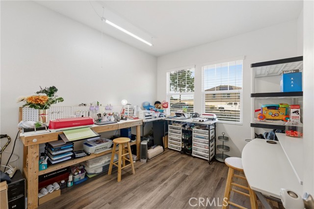 Detail Gallery Image 16 of 42 For 4013 Elderberry, Lake Elsinore,  CA 92530 - 5 Beds | 3 Baths