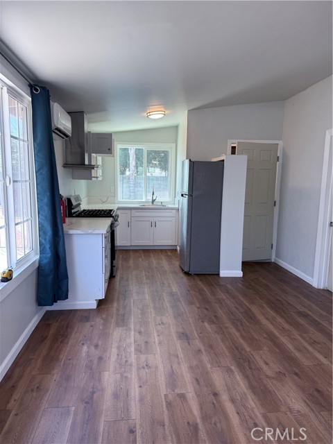 210 E Renwick Road, Glendora CA: https://media.crmls.org/medias/13907647-9c49-4ea2-873b-94b9f4460c3e.jpg