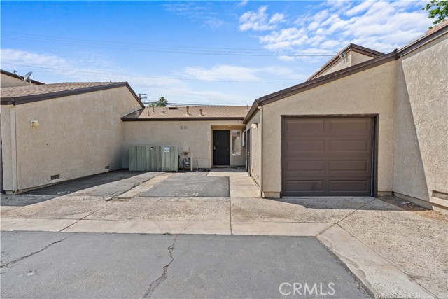 Detail Gallery Image 1 of 16 For 684 Parkview Dr, Lake Elsinore,  CA 92530 - 2 Beds | 1 Baths
