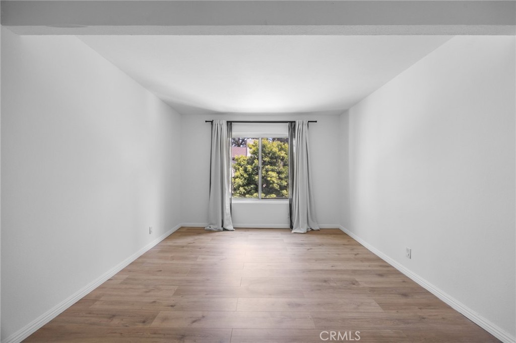 https://media.crmls.org/medias/13928c46-7fd2-478b-8714-af223fde0834.jpg?preset=X-Large