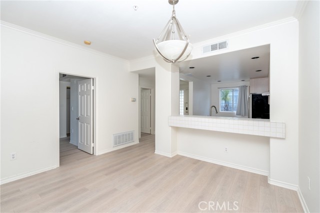 Detail Gallery Image 5 of 23 For 2253 Martin #416,  Irvine,  CA 92612 - 1 Beds | 1 Baths