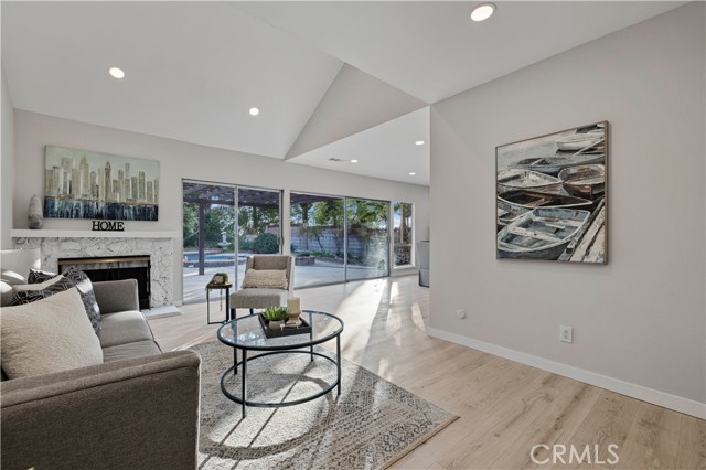 Detail Gallery Image 4 of 49 For 18838 Cabral, Canyon Country,  CA 91351 - 4 Beds | 3 Baths