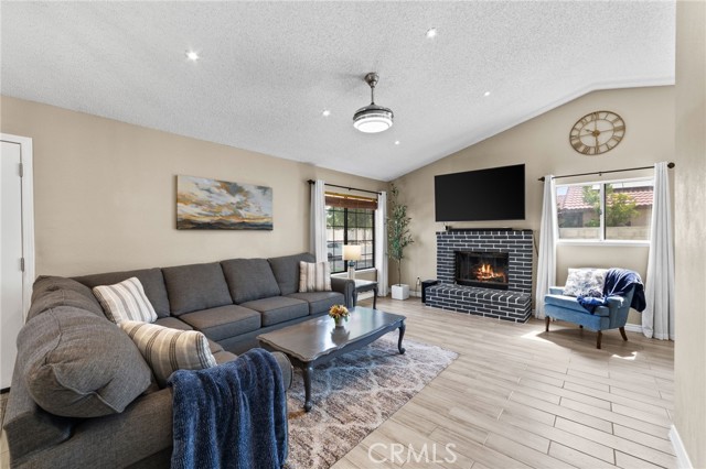 Detail Gallery Image 6 of 37 For 26337 Dracaea Ave, Moreno Valley,  CA 92555 - 3 Beds | 2 Baths