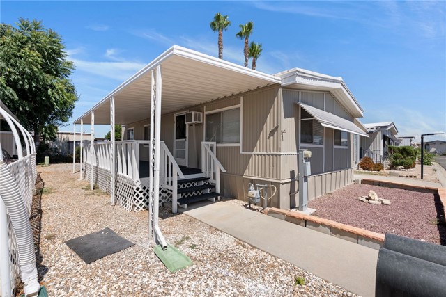 27150 Shadel Road, Menifee CA: https://media.crmls.org/medias/1394760b-fdc8-4732-b1ae-8ea28a0af81c.jpg