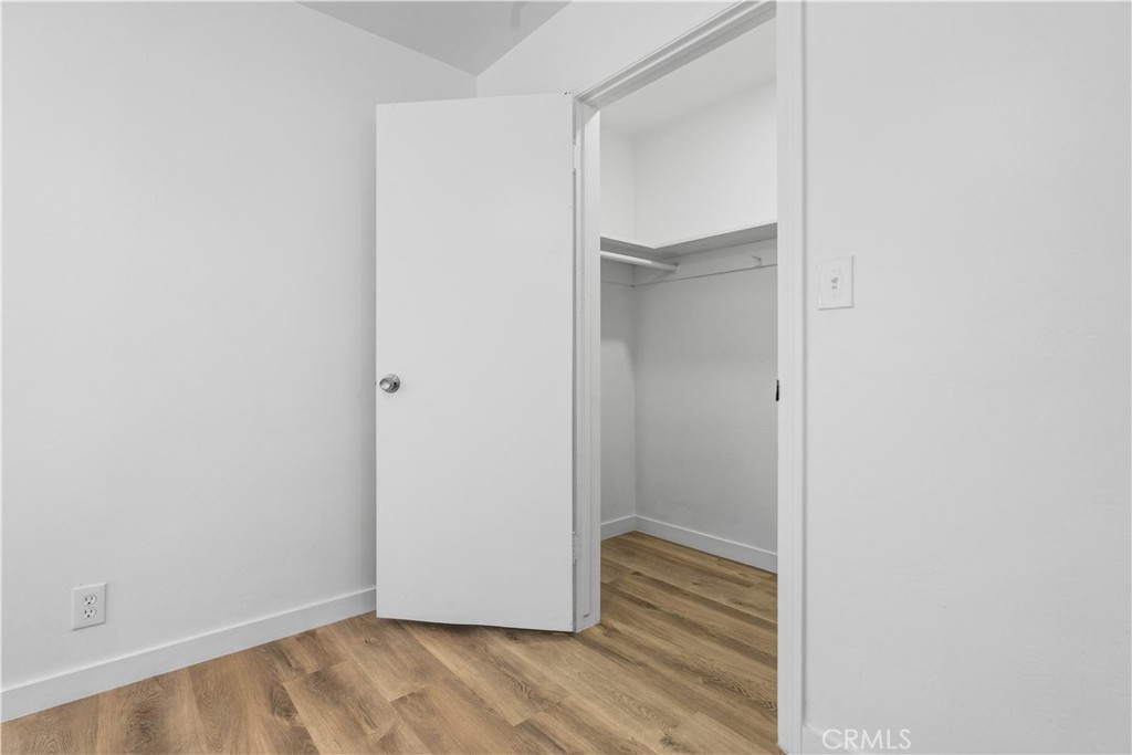 https://media.crmls.org/medias/139476da-ce3e-4a22-9e88-170dc937da87.jpg?preset=X-Large