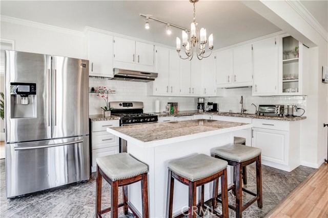 Detail Gallery Image 2 of 22 For 2902 Spreckels Ct, Redondo Beach,  CA 90278 - 3 Beds | 2 Baths