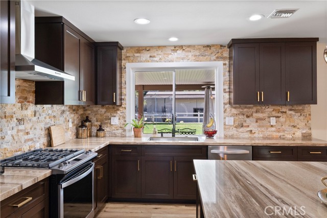 33127 Camelot Drive, Yucaipa CA: https://media.crmls.org/medias/1395fae7-f7f8-4ca4-a403-6a80d2b925d9.jpg