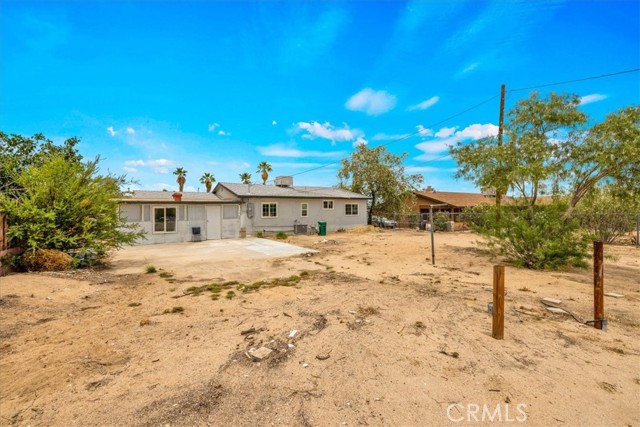73355 Sun Valley Drive, 29 Palms CA: https://media.crmls.org/medias/13960a66-7d18-4175-a9d9-9d1ec8b983f0.jpg