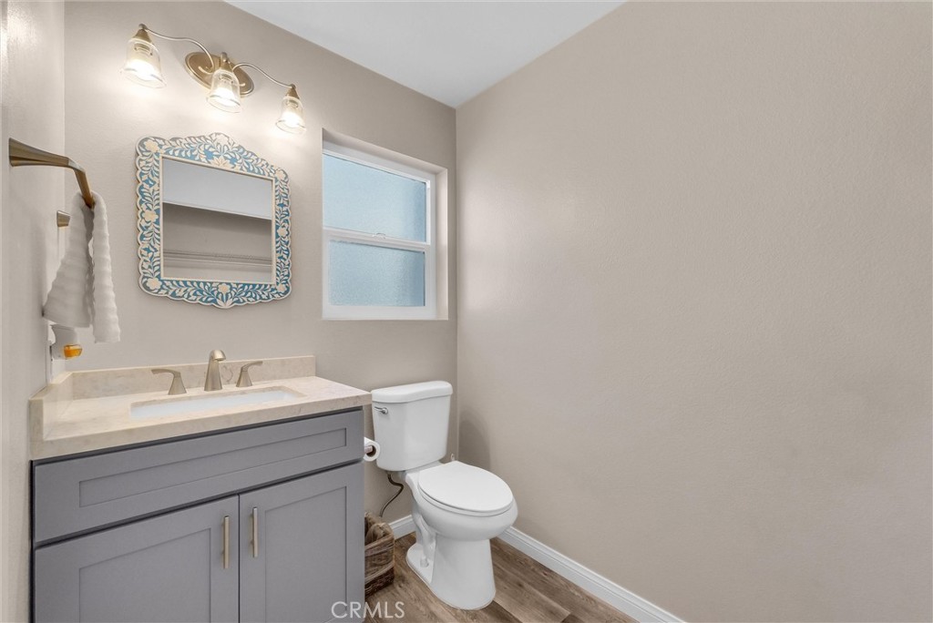 https://media.crmls.org/medias/13966946-5bd1-42a4-ba8b-d75030a45583.jpg?preset=X-Large