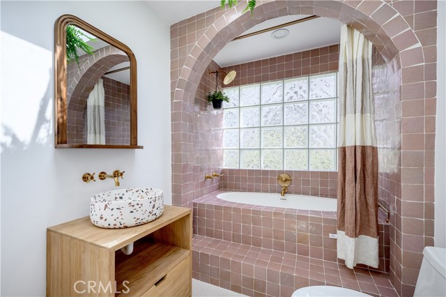 811 Maltman Avenue, Los Angeles CA: https://media.crmls.org/medias/1396cbe2-15ed-4917-8115-c013c184fa15.jpg