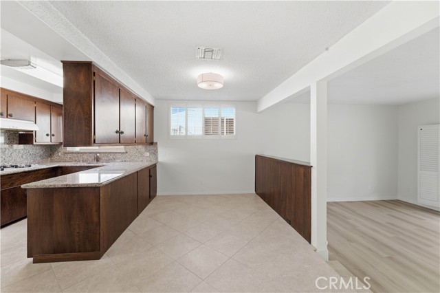 Detail Gallery Image 7 of 43 For 8828 Collett, North Hills,  CA 91343 - 3 Beds | 2 Baths