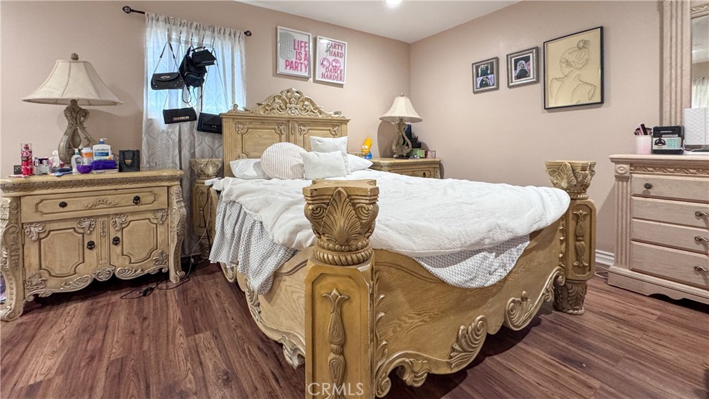 https://media.crmls.org/medias/13972195-ad56-4296-8347-222780825ae3.jpg?preset=X-Large