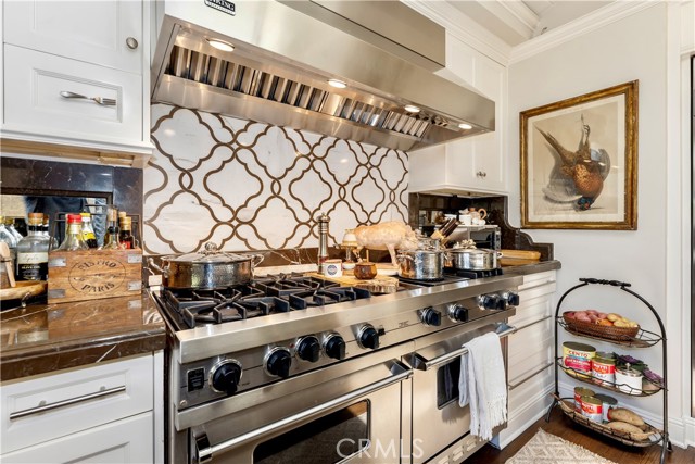 302 W Carter Avenue, Sierra Madre CA: https://media.crmls.org/medias/1397af95-3542-4bef-a02b-71c8b89a456c.jpg