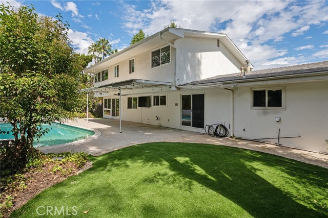5789 Fairhaven Avenue, Woodland Hills CA: https://media.crmls.org/medias/13984619-126b-44f9-ab52-d5b33a922341.jpg