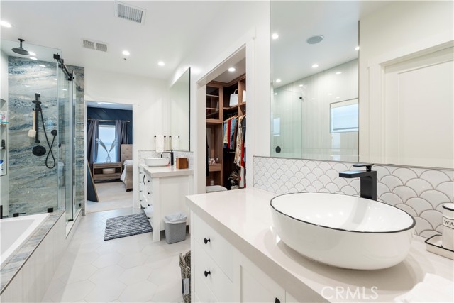 23670 Shirwaun, Apple Valley CA: https://media.crmls.org/medias/1398e3aa-9f75-4a83-84ec-a81688f5efe2.jpg