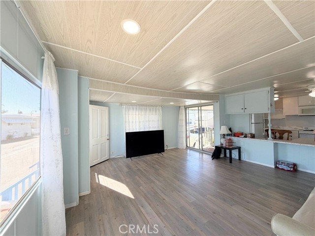 Detail Gallery Image 4 of 15 For 23701 Western Ave #152,  Torrance,  CA 90501 - 1 Beds | 1 Baths