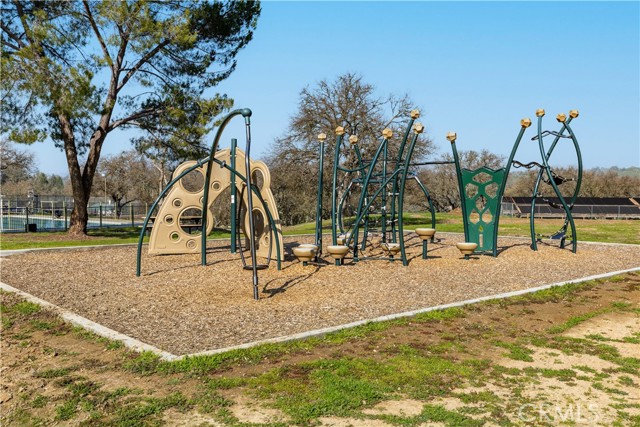 9886 Steelhead Road, Paso Robles CA: https://media.crmls.org/medias/13996144-dbe7-45e1-b8bd-c634bdf6f64d.jpg