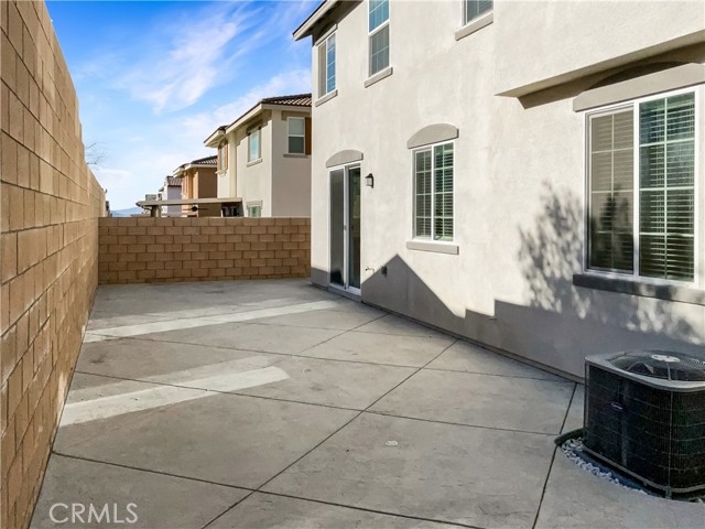 5167 Blueberry Avenue, Fontana, California 92336, 4 Bedrooms Bedrooms, ,3 BathroomsBathrooms,Single Family Residence,For Sale,Blueberry,IV24052095