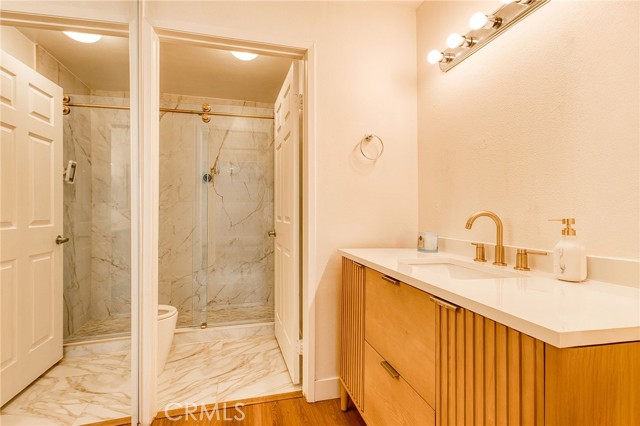 5510 Owensmouth, 218 photo 13