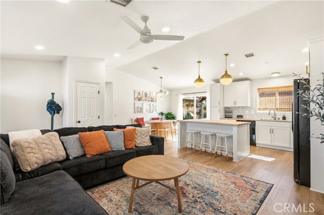 Detail Gallery Image 3 of 31 For 60261 Chesapeake Dr, Joshua Tree,  CA 92252 - 3 Beds | 2 Baths