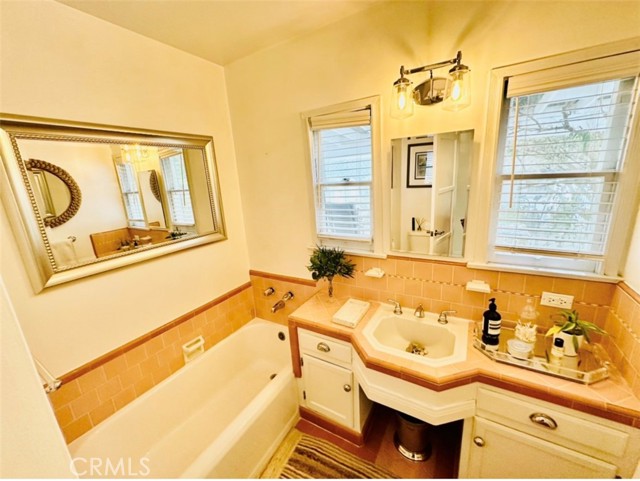 5431 Agnes Avenue, Valley Village CA: https://media.crmls.org/medias/139a68cd-f22c-46a1-a5af-04d0af159ed1.jpg