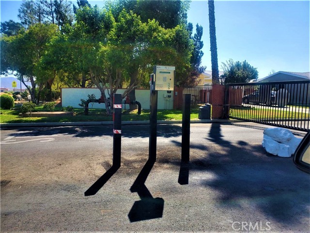 21621 Sandia Road, Apple Valley CA: https://media.crmls.org/medias/139abcca-13e9-4654-980f-ae23a8b390e8.jpg
