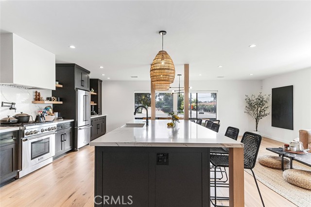 Detail Gallery Image 9 of 42 For 5681 E. Colorado St, Long Beach,  CA 90814 - 3 Beds | 2/1 Baths