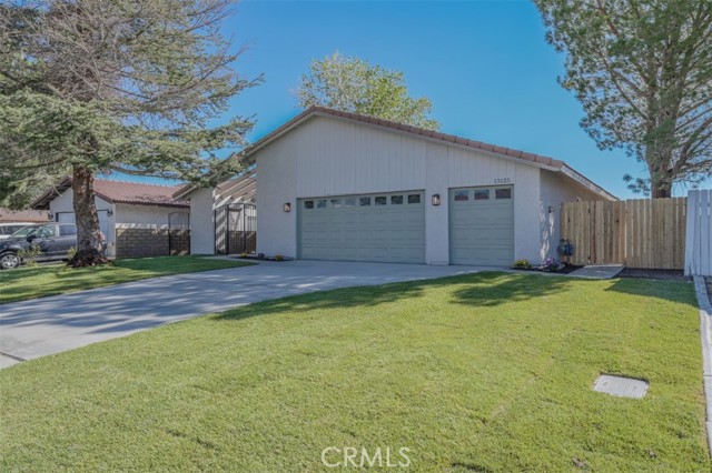 Detail Gallery Image 3 of 32 For 13125 Riverview Dr, Victorville,  CA 92395 - 3 Beds | 2 Baths