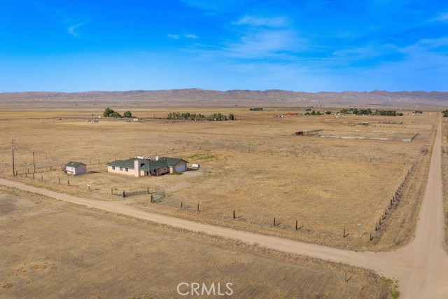 13765 Georgia Road, Santa Margarita CA: https://media.crmls.org/medias/139c8bed-6f51-4408-abc0-b9475a5270c1.jpg