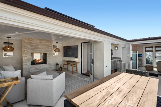 318 Coronado Street, Newport Beach CA: https://media.crmls.org/medias/139ca7da-bdfe-44ae-8a6b-f9b0075fdc94.jpg