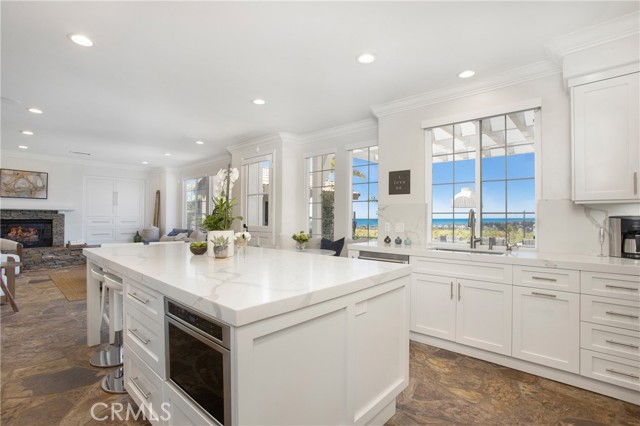 33 Renata, Newport Coast CA: https://media.crmls.org/medias/139e6e60-fad2-4adf-93e2-9b19b41cacf1.jpg
