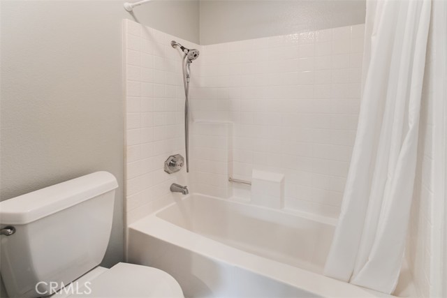Detail Gallery Image 17 of 24 For 23530 Newhall Ave #5,  Newhall,  CA 91321 - 3 Beds | 2/1 Baths