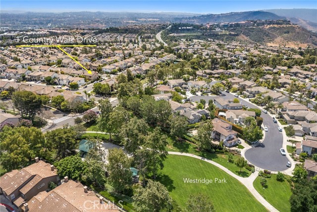 1 Country Walk Drive, Aliso Viejo CA: https://media.crmls.org/medias/139eb79f-0594-4119-ada8-adcb7cd5277d.jpg