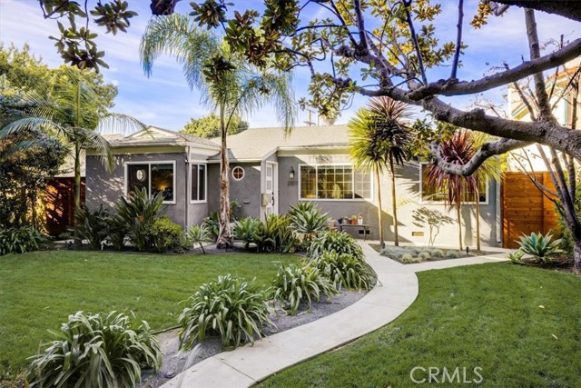 2907 Delaware Avenue Santa Monica, California This updated Santa Monica home welcomes you with traditional curb appeal on a tree-lined street and surprises with lots of space, contemporary open floorplan, and designer touches. It’s been meticulously remodeled delivering a natural flow optimizing the living space that is filled with natural light. Featuring new hardwood floors, windows and blinds, air conditioning, designer kitchen and bathrooms, and primary suite with an oversized walk-in closet. This home is turn key and will delight all. The backyard is ideal for enjoying SoCal outdoor entertaining with low maintenance landscape and mature fruit trees including avocado, banana, and citrus. Located in Santa Monica, home to award winning schools, and close to the beach, the expo line, and surrounded by three beautiful parks.