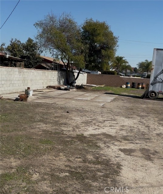 HUGE empty rear lot