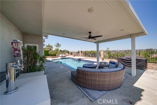 6691 E Smokewood Circle, Anaheim CA: https://media.crmls.org/medias/139f75d2-919d-4da6-a0aa-89796c20cb09.jpg