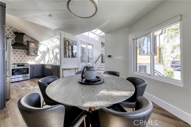 2910 3rd Avenue, Corona del Mar CA: https://media.crmls.org/medias/139fb9ce-e118-454d-9082-aef722830841.jpg