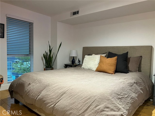 4215 Glencoe Avenue, Marina del Rey CA: https://media.crmls.org/medias/139fdab5-0692-49cd-98a5-5d14e12bf709.jpg