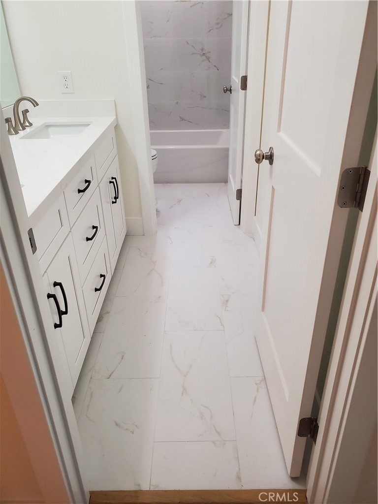 MLS #OC25261942 image #17