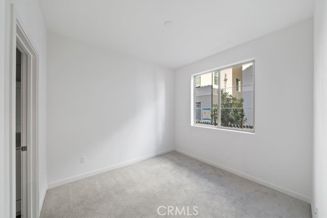 2561 Sprout Lane, Corona CA: https://media.crmls.org/medias/13a0c2e6-2b9a-4fb3-bf90-129602039b41.jpg