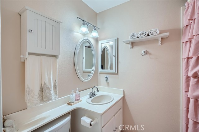 Detail Gallery Image 11 of 13 For 2604 N Tustin Ave #C,  Santa Ana,  CA 92705 - 4 Beds | 2/1 Baths