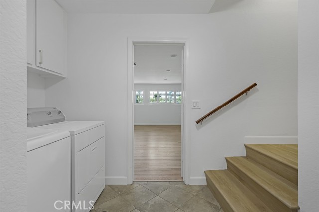 Detail Gallery Image 13 of 25 For 5346 Zelzah Ave, Encino,  CA 91316 - 3 Beds | 4 Baths