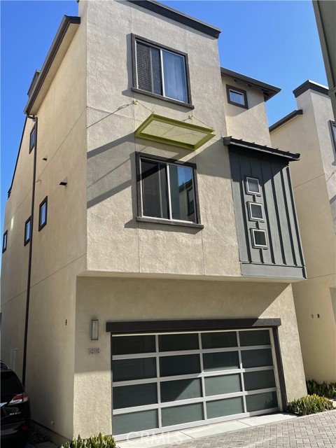 1818 Coastal Way, Costa Mesa CA: https://media.crmls.org/medias/13a12572-e058-4a9f-9e7a-3357af916560.jpg
