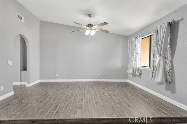21978 Mojave Street, Apple Valley CA: https://media.crmls.org/medias/13a14e4e-ff27-4687-b17a-d9695f34f122.jpg