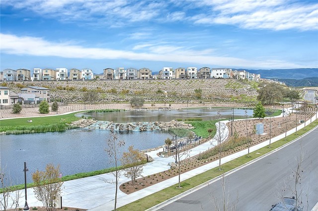 6 Crown Point Drive, Rancho Mission Viejo CA: https://media.crmls.org/medias/13a259d4-7e45-4731-bd19-83a9ee2de0af.jpg