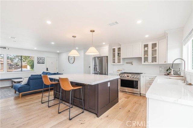 Image 5 of 21 For 492 Graham  