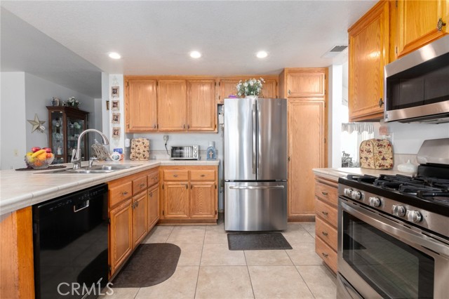 Detail Gallery Image 1 of 44 For 30027 via Amante, Menifee,  CA 92584 - 4 Beds | 2/1 Baths