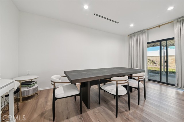 Detail Gallery Image 14 of 31 For 15937 Londelius St, North Hills,  CA 91343 - 3 Beds | 3 Baths