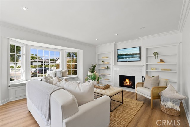 340 Broadway, Costa Mesa CA: https://media.crmls.org/medias/13a480b7-8101-49fe-abf6-516105a8da0a.jpg